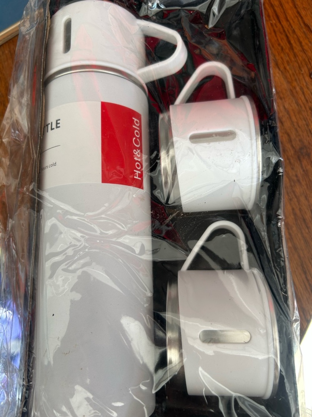 White Stainless Steel Vacuum Bottle with Two White Cups